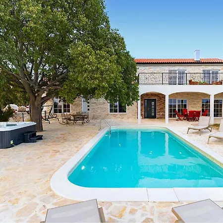 Holiday home Stunning In *